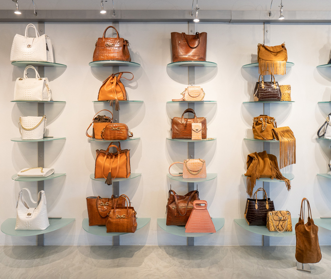 CLAUDIA FIRENZE – We make stylish handbags since 1971 in Florence