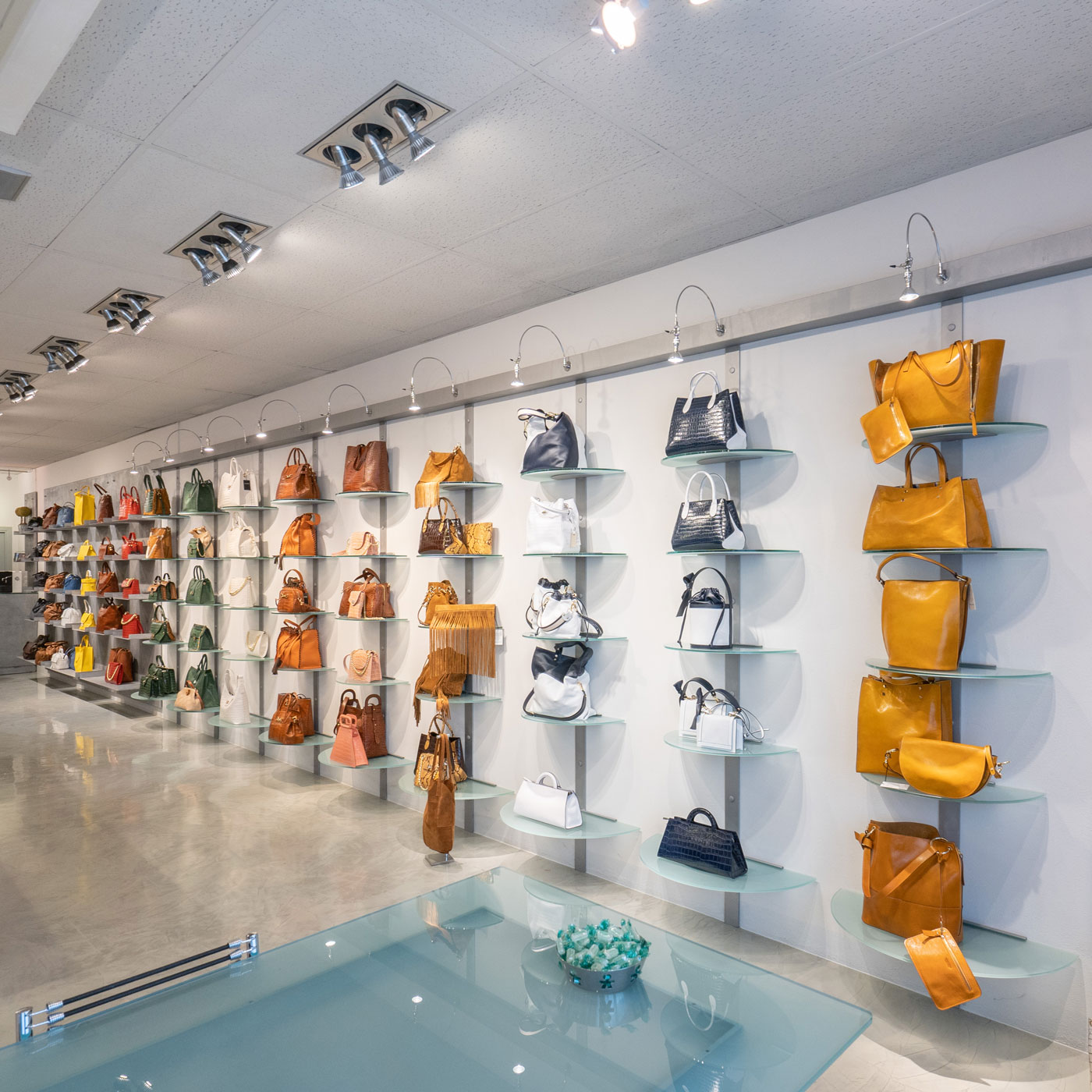CLAUDIA FIRENZE – We make stylish handbags since 1971 in Florence